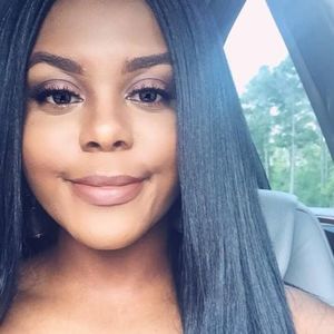 Meet your Posher, Shalexis